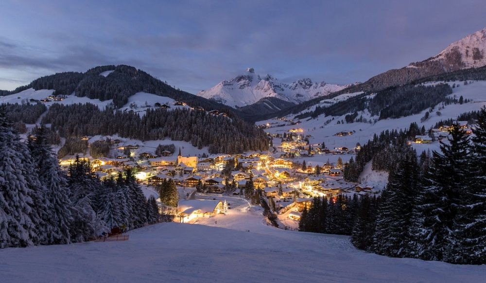 zoom-vao-tung-can-nha-cua-5-ngoi-lang-so-huu-ve-dep-ngat-ngay-tren-the-gioi_62a229b785